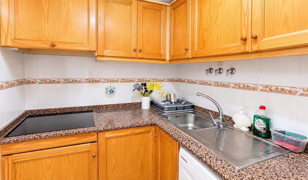 1 sypialnia Apartament na sprzedaż w Torrevieja z basenem - 99 990 € (Ref: 9827679)