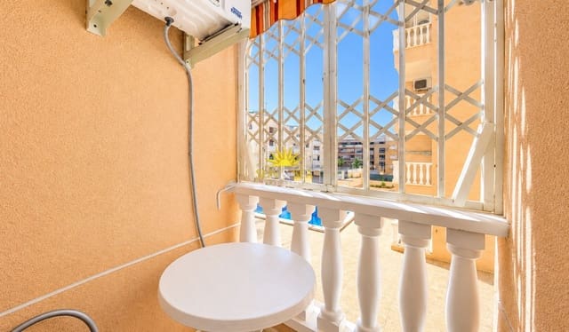 1 makuuhuone Huoneisto myytävänä paikassa Centro, Torrevieja mukana uima-altaan - 99 990 € (Ref: 9827679)