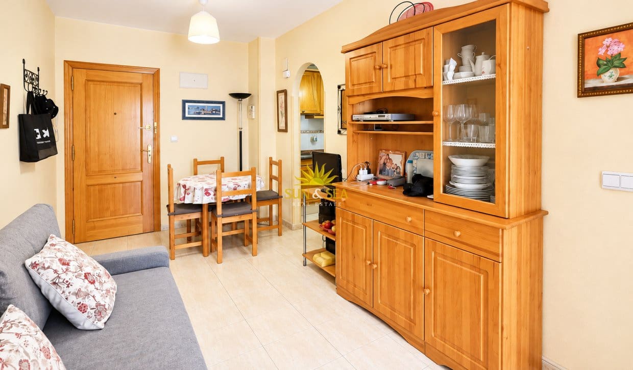 1 sypialnia Apartament na sprzedaż w Torrevieja z basenem - 99 990 € (Ref: 9827679)
