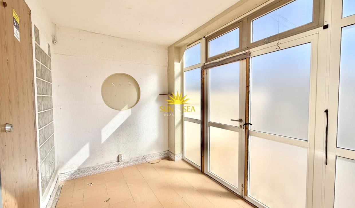 2 Zimmer Villa zu verkaufen in Torrevieja - 125.000 € (Ref: 9829772)