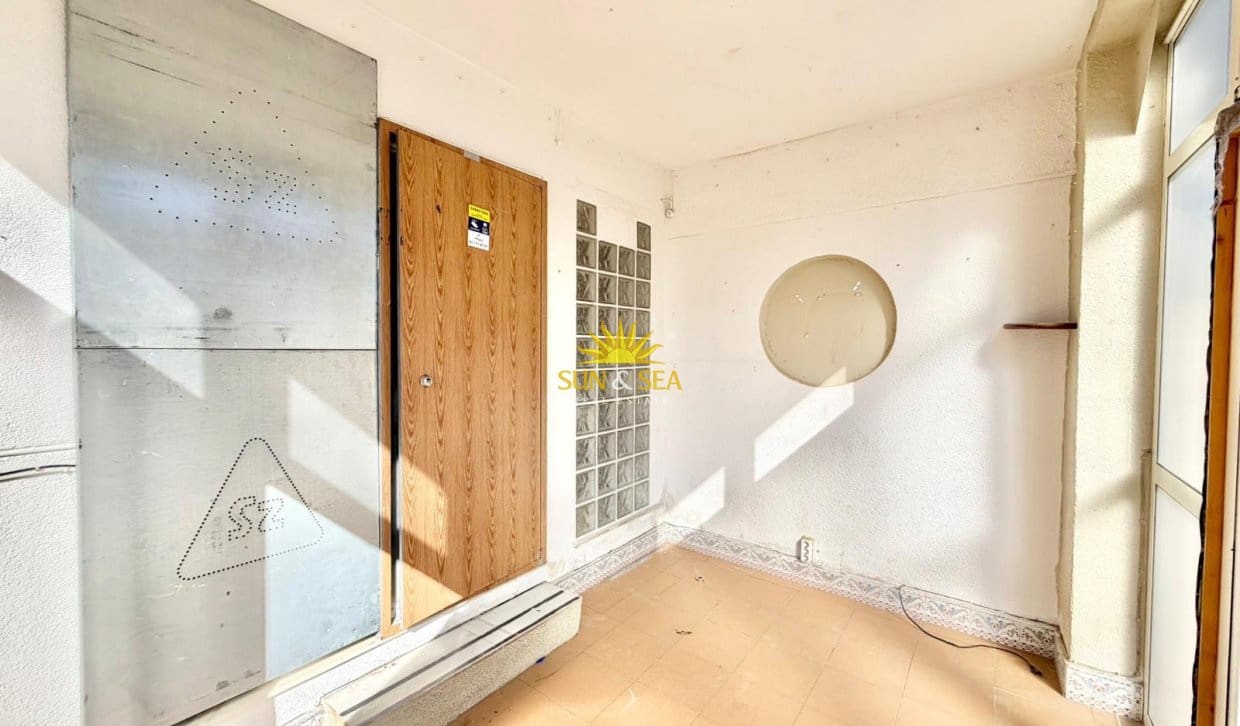 2 Zimmer Villa zu verkaufen in Torrevieja - 125.000 € (Ref: 9829772)