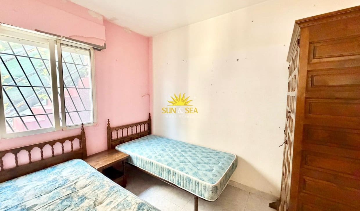 2 Zimmer Villa zu verkaufen in Torrevieja - 125.000 € (Ref: 9829772)