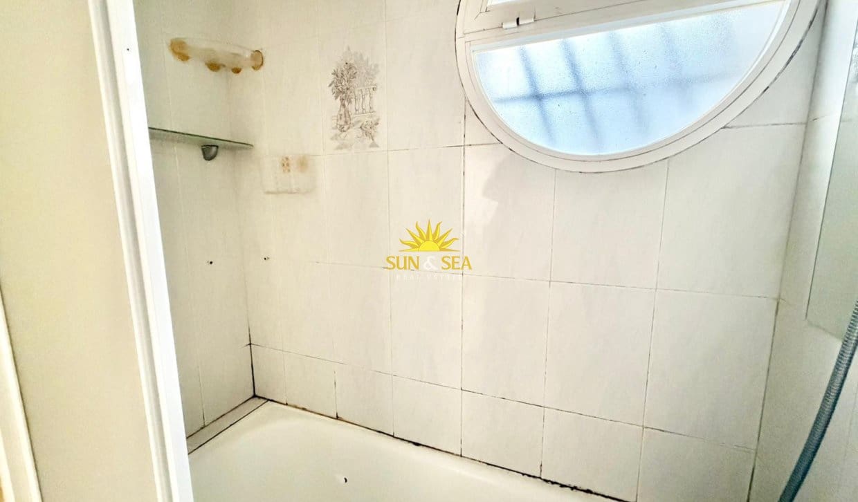 2 Zimmer Villa zu verkaufen in Torrevieja - 125.000 € (Ref: 9829772)
