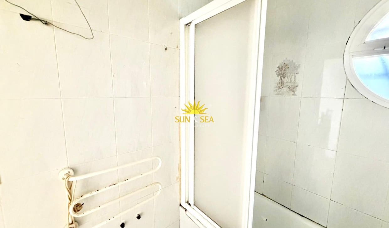 2 Zimmer Villa zu verkaufen in Torrevieja - 125.000 € (Ref: 9829772)
