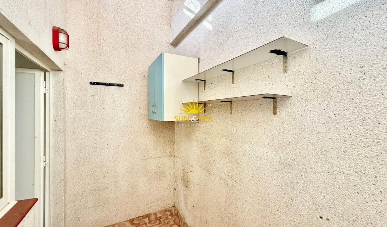 2 Zimmer Villa zu verkaufen in Torrevieja - 125.000 € (Ref: 9829772)