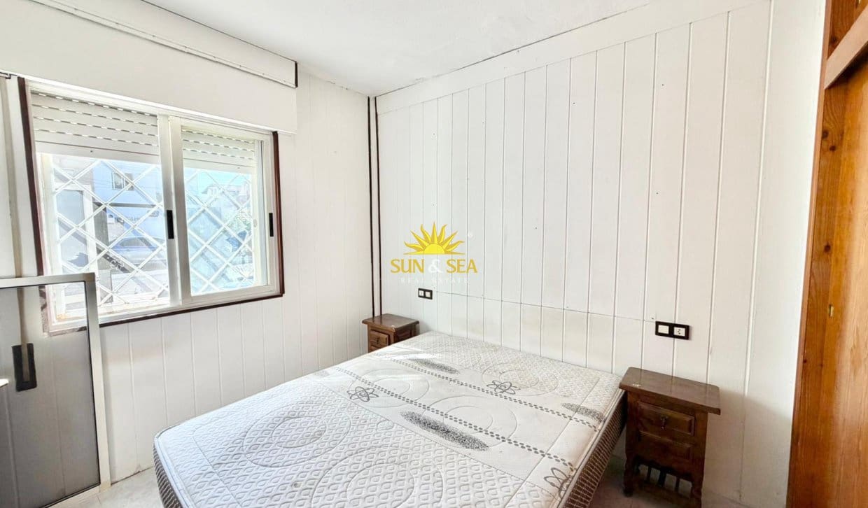 2 Zimmer Villa zu verkaufen in Torrevieja - 125.000 € (Ref: 9829772)