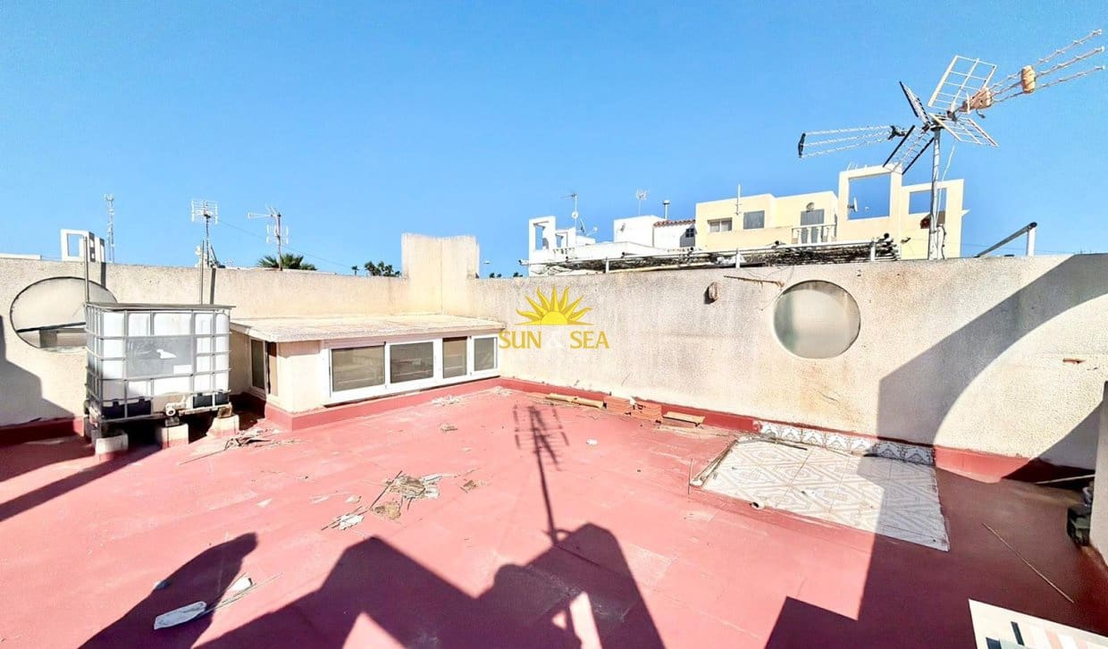 2 Zimmer Villa zu verkaufen in Torrevieja - 125.000 € (Ref: 9829772)