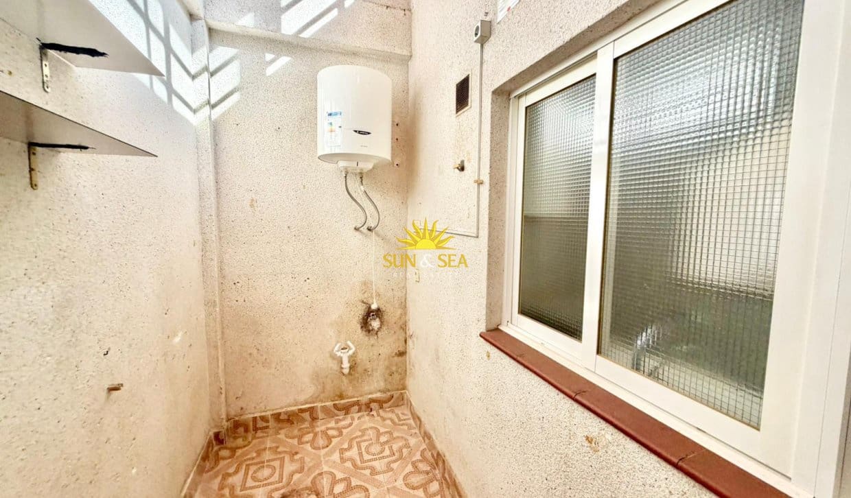2 Zimmer Villa zu verkaufen in Torrevieja - 125.000 € (Ref: 9829772)