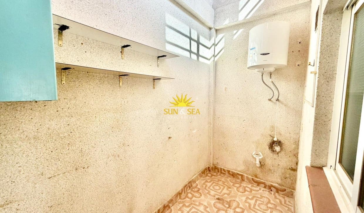 2 Zimmer Villa zu verkaufen in Torrevieja - 125.000 € (Ref: 9829772)