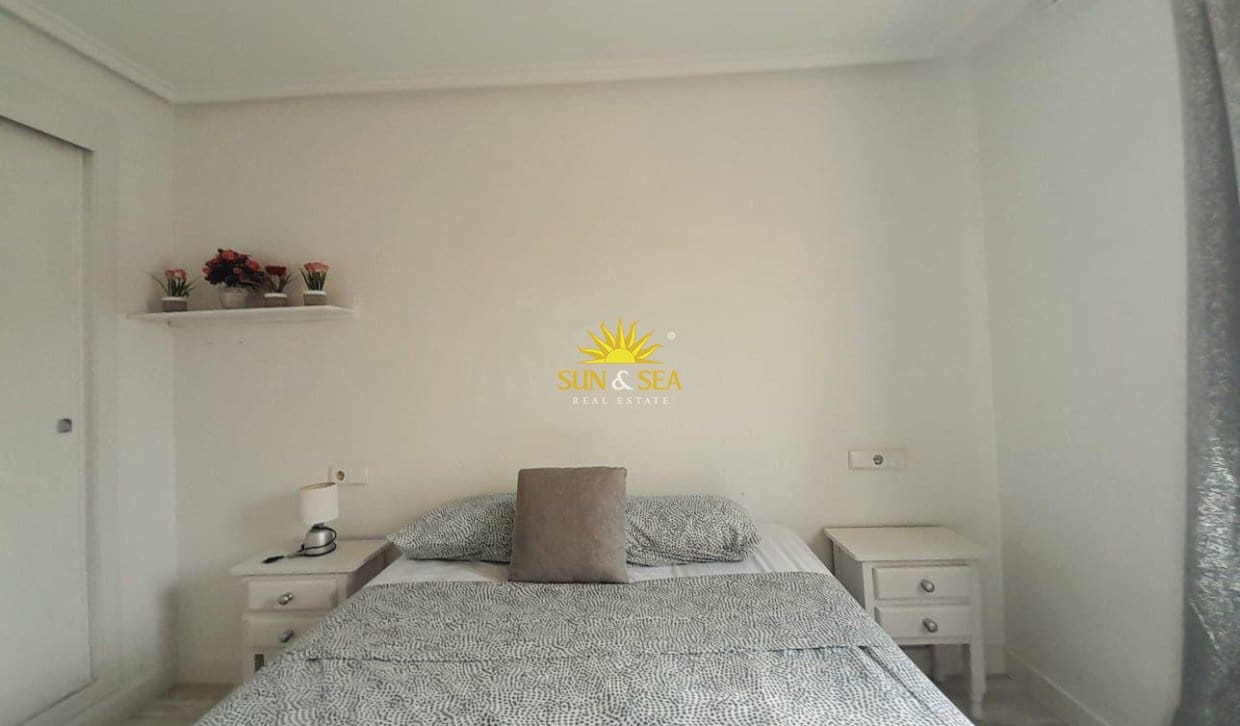 2 sovrum Lägenhet till salu i Torrevieja med pool - 125 000 € (Ref: 9830116)