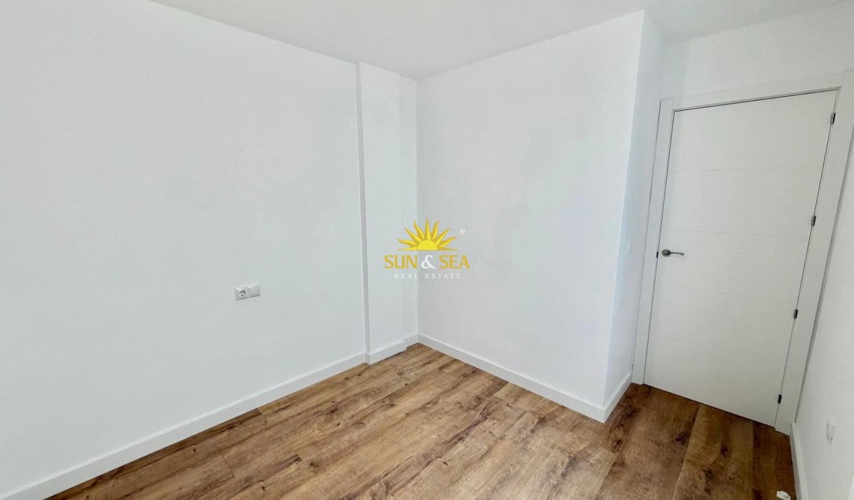 2 slaapkamer Huis te koop in Torrevieja met zwembad garage - € 165.000 (Ref: 9830286)