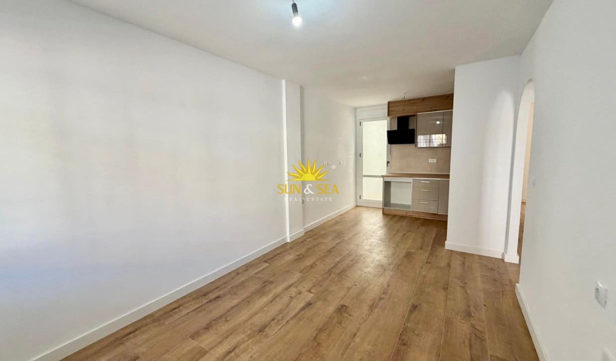 2 slaapkamer Huis te koop in Torrevieja met zwembad garage - € 165.000 (Ref: 9830286)