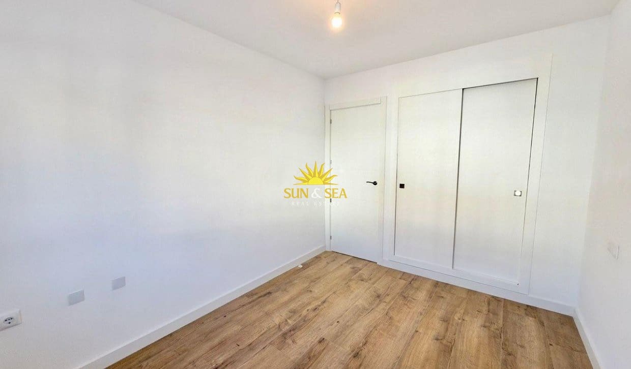 2 slaapkamer Huis te koop in Torrevieja met zwembad garage - € 165.000 (Ref: 9830286)