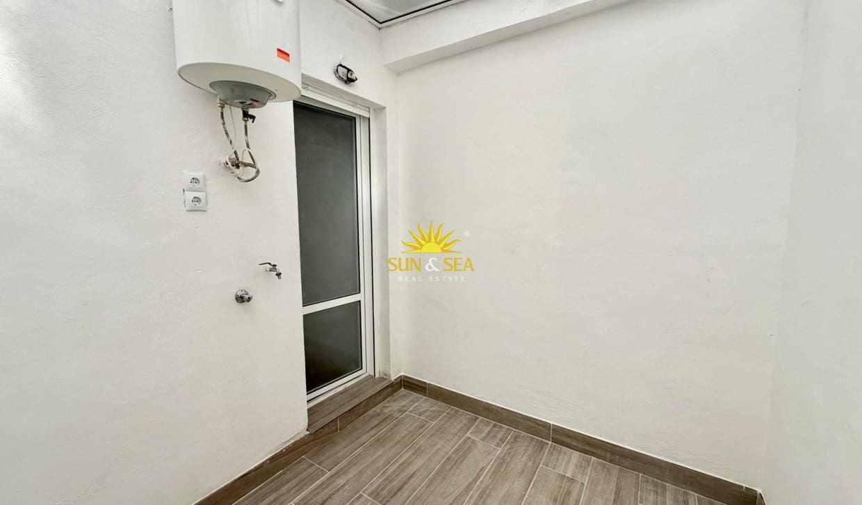 2 slaapkamer Huis te koop in Torrevieja met zwembad garage - € 165.000 (Ref: 9830286)