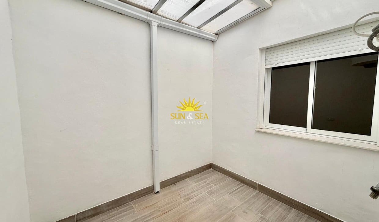 2 slaapkamer Huis te koop in Torrevieja met zwembad garage - € 165.000 (Ref: 9830286)