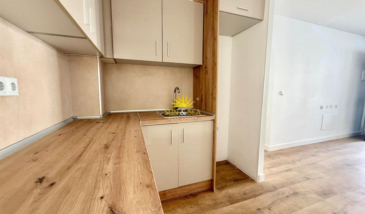 2 slaapkamer Huis te koop in Torrevieja met zwembad garage - € 165.000 (Ref: 9830286)