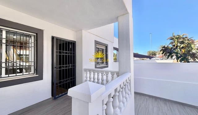 2 soveværelse Byhus til salg i Parque de las Naciones, Torrevieja med swimmingpool garage - € 165.000 (Ref: 9830286)