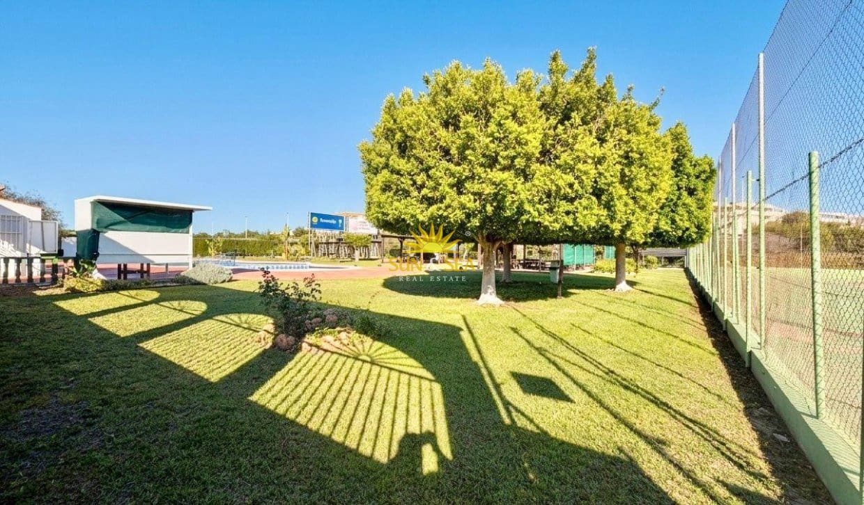 2 slaapkamer Huis te koop in Torrevieja met zwembad garage - € 165.000 (Ref: 9830286)