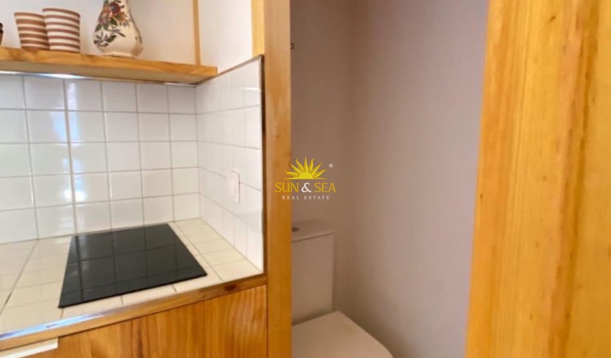 Estudio de 1 habitación en Alicante / Alacant ciudad en alquiler - 800 € (Ref: 9830379)