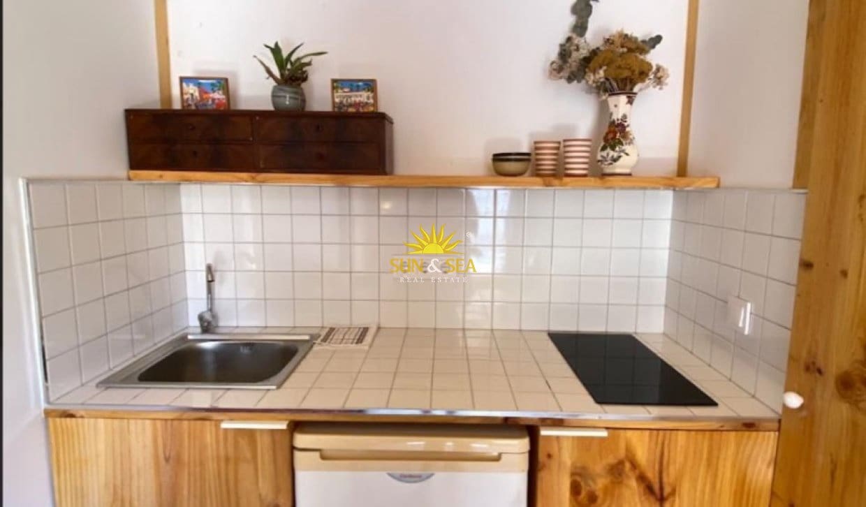Estudio de 1 habitación en Alicante / Alacant ciudad en alquiler - 800 € (Ref: 9830379)