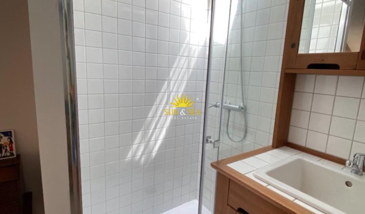 Estudio de 1 habitación en Alicante / Alacant ciudad en alquiler - 800 € (Ref: 9830379)