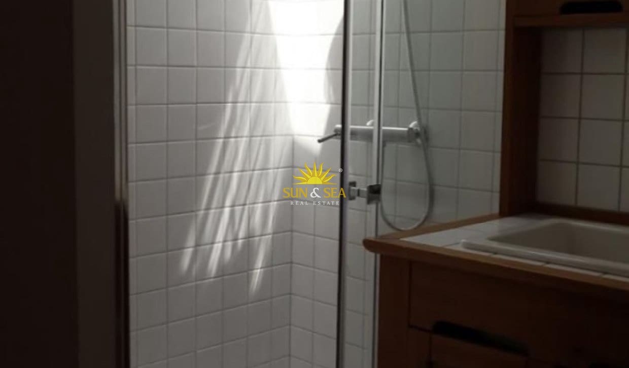 Estudio de 1 habitación en Alicante / Alacant ciudad en alquiler - 800 € (Ref: 9830379)