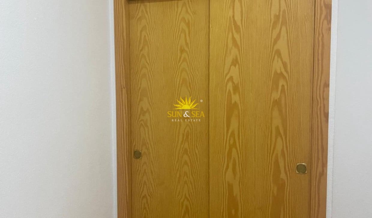 2 sypialnia Apartament do wynajęcia w Torrevieja - 800 € (Ref: 9830442)
