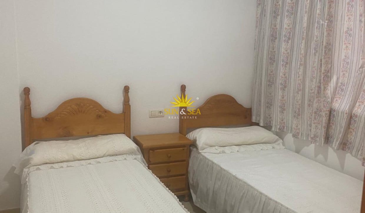 2 sypialnia Apartament do wynajęcia w Torrevieja - 800 € (Ref: 9830442)
