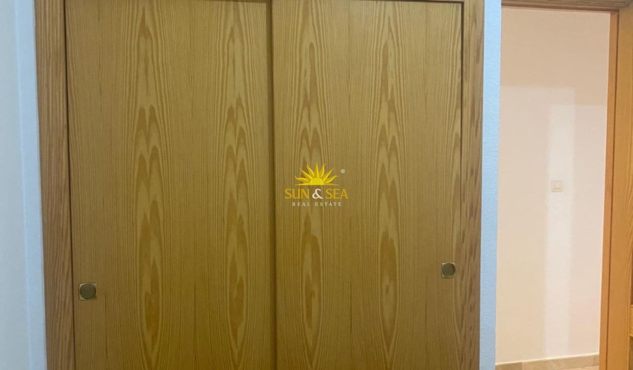 2 sypialnia Apartament do wynajęcia w Torrevieja - 800 € (Ref: 9830442)