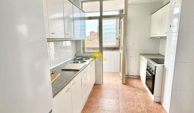 Appartement de 4 chambres à louer à Cartagena Ciudad, Carthagène - 900 € (Ref: 9831994)