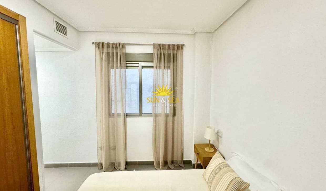 2 bedroom Apartment for rent in Guardamar del Segura - € 900 (Ref: 9832313)