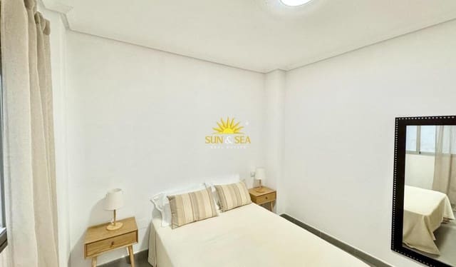 2 slaapkamer Appartement te huur in Guardamar Playa, Guardamar del Segura - € 900 (Ref: 9832313)