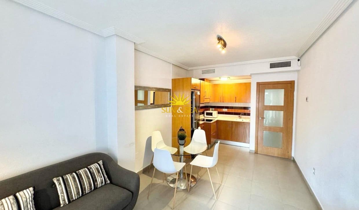 2 bedroom Apartment for rent in Guardamar del Segura - € 900 (Ref: 9832313)