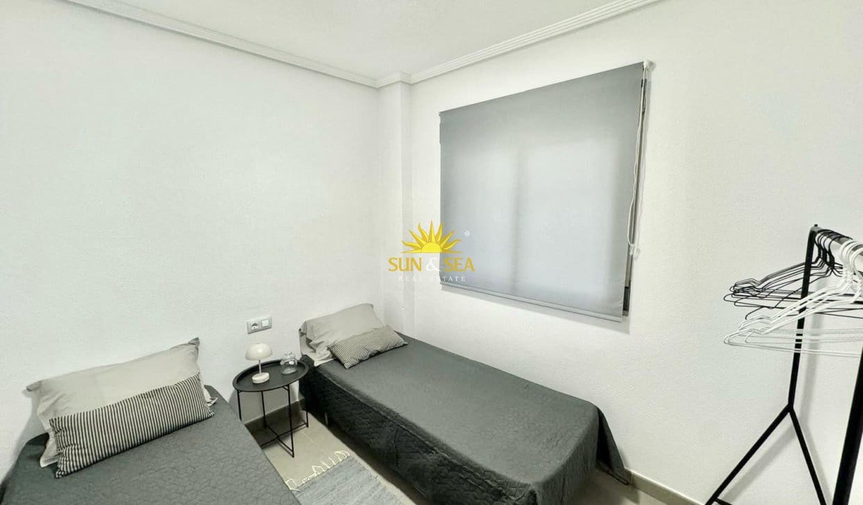 2 bedroom Apartment for rent in Guardamar del Segura - € 900 (Ref: 9832313)