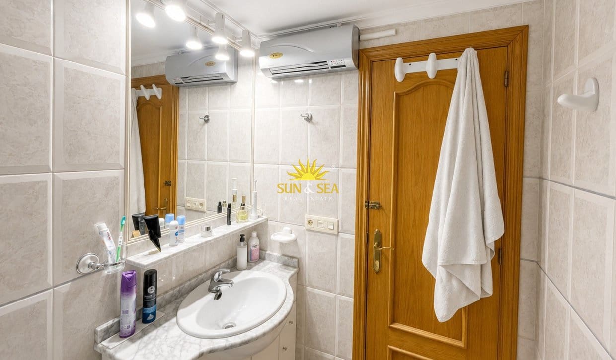 2 bedroom Apartment for sale in Orihuela Costa with pool - € 165,000 (Ref: 9832754)
