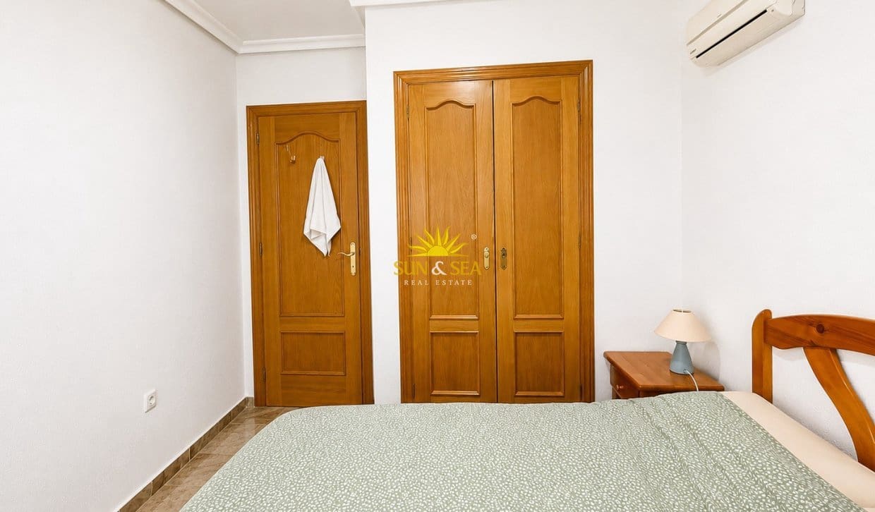 2 bedroom Apartment for sale in Orihuela Costa with pool - € 165,000 (Ref: 9832754)