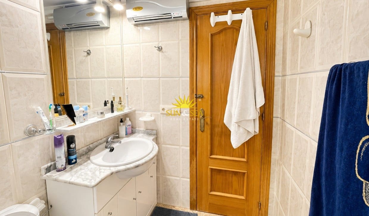 2 bedroom Apartment for sale in Orihuela Costa with pool - € 165,000 (Ref: 9832754)