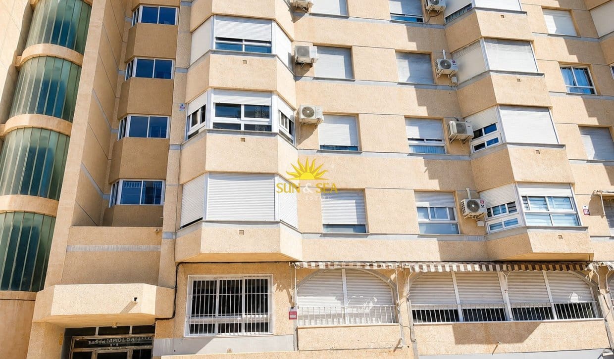 2 bedroom Apartment for sale in Orihuela Costa with pool - € 165,000 (Ref: 9832754)