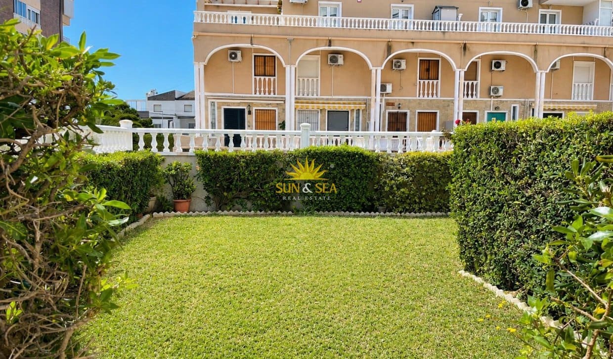 2 bedroom Apartment for sale in Orihuela Costa with pool - € 165,000 (Ref: 9832754)