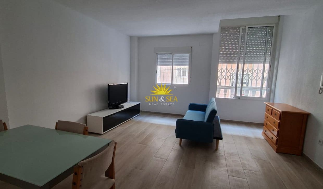 2 slaapkamer Appartement te huur in Torrevieja met zwembad - € 880 (Ref: 9833029)