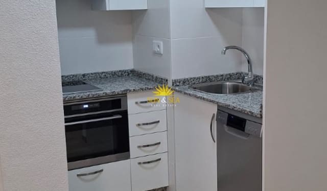 2 slaapkamer Appartement te huur in Antonio Machado, Torrevieja met zwembad - € 880 (Ref: 9833029)