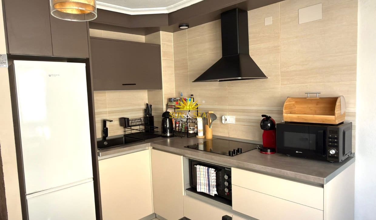 2 Zimmer Apartment zu vermieten in Torrevieja mit Garage - 950 € (Ref: 9834046)