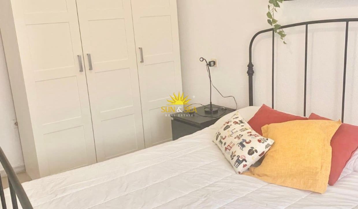 1 slaapkamer Villa te huur in Pilar de la Horadada met zwembad - € 2.000 (Ref: 9834269)