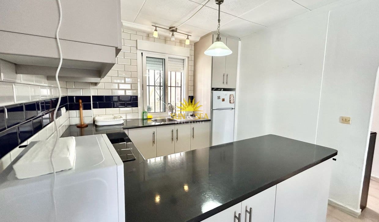 1 makuuhuone Huvila vuokrattavana paikassa Pilar de la Horadada mukana uima-altaan - 2 000 € (Ref: 9834269)