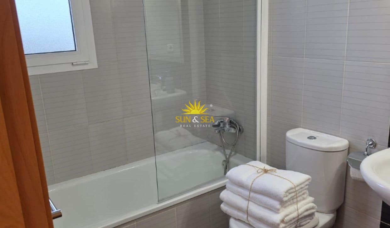 Apartamento de 2 habitaciones en Gea y Truyols en alquiler con piscina - 900 € (Ref: 9834271)