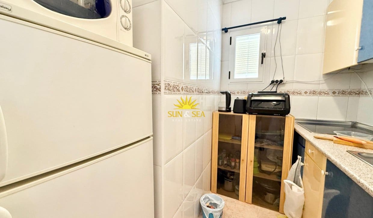 2 quarto Apartamento para venda em Torrevieja com piscina - 130 000 € (Ref: 9834559)