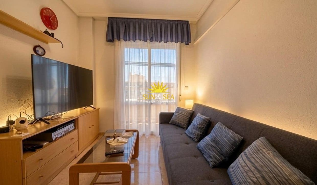 2 quarto Apartamento para venda em Torrevieja com piscina - 130 000 € (Ref: 9834559)