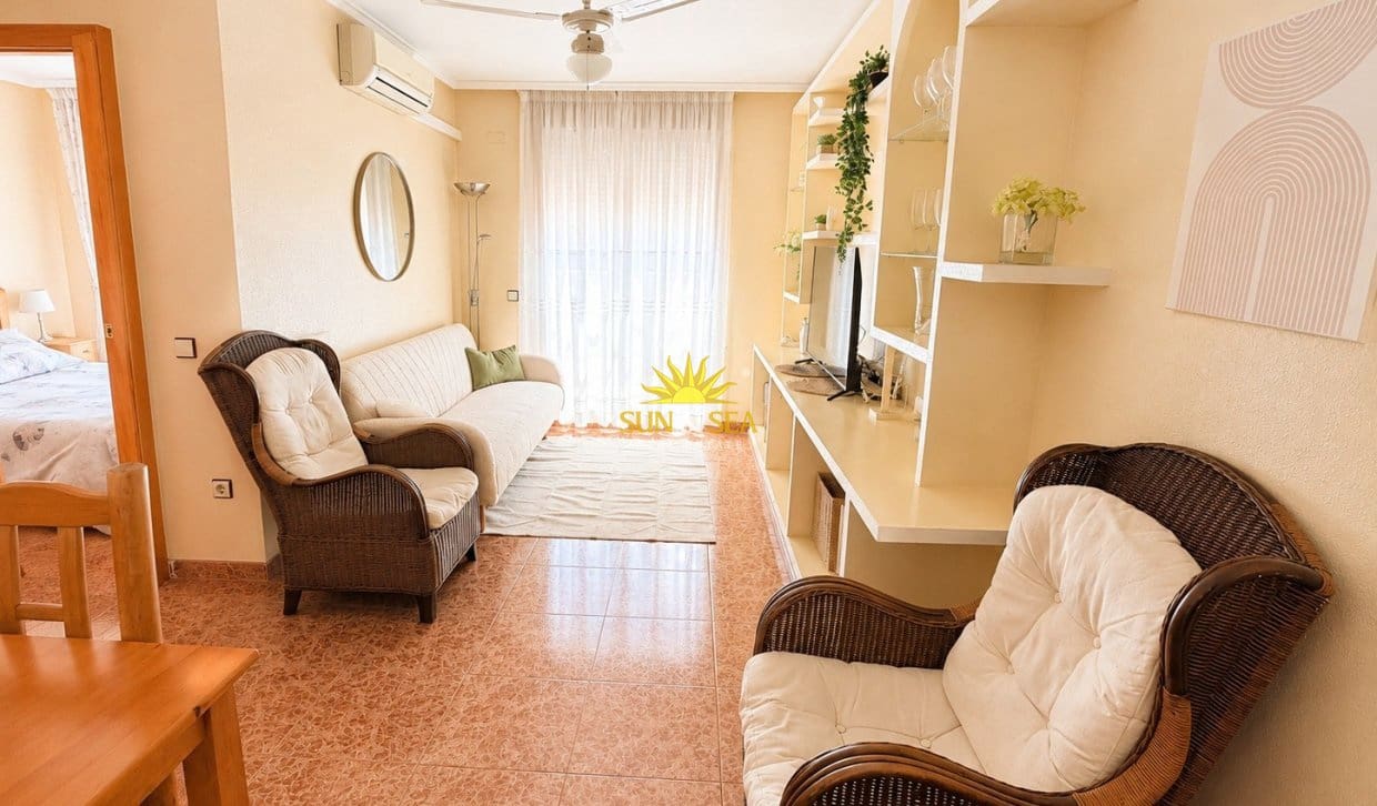 2 bedroom Apartment for rent in Torrevieja with pool - € 900 (Ref: 9834814)