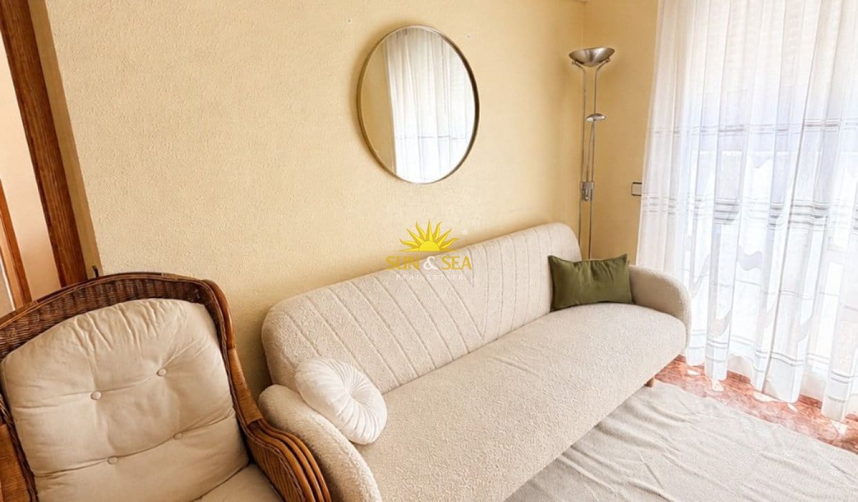 2 bedroom Apartment for rent in Torrevieja with pool - € 900 (Ref: 9834814)