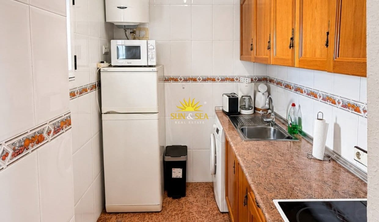 2 bedroom Apartment for rent in Torrevieja with pool - € 900 (Ref: 9834814)